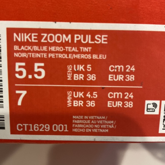 New nikes size 7 HCW shoes - Picture 3 of 5